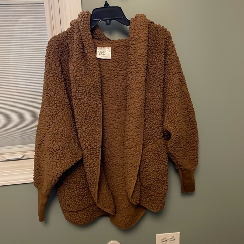 Nordic beach teddy camel brown cardigan. 1 size